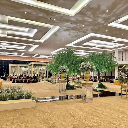 Hotel Santika Mega City Bekasi Exterior photo