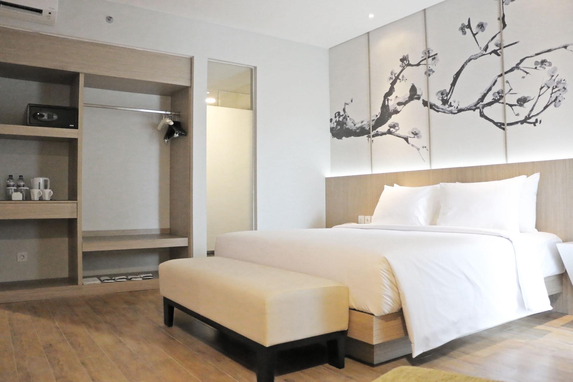 Hotel Santika Mega City Bekasi Exterior photo