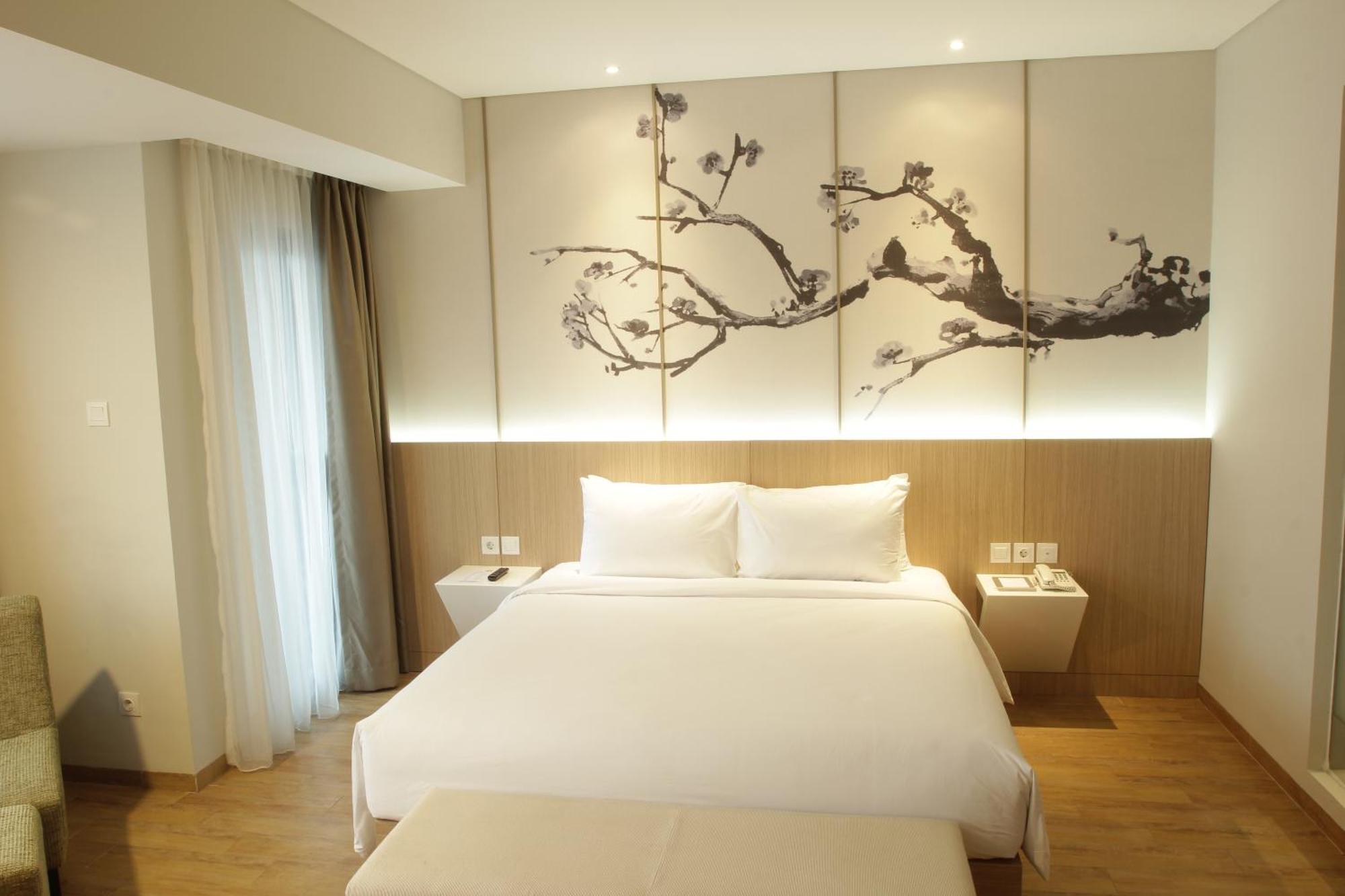 Hotel Santika Mega City Bekasi Exterior photo